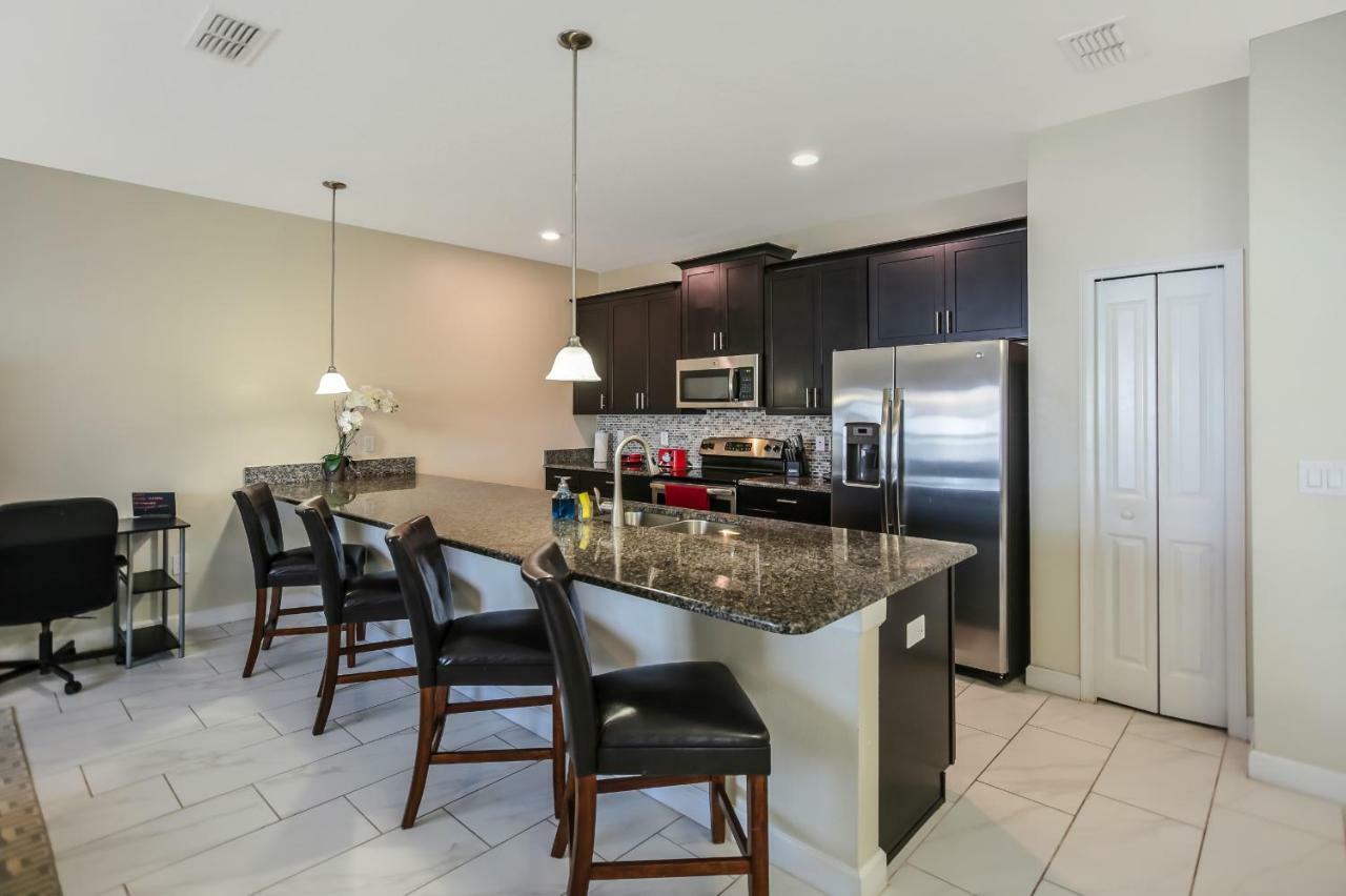 C - New 4 Bedroom Home - 5 Miles To Disney - Free Water Park - Private Pool Kissimmee Eksteriør billede