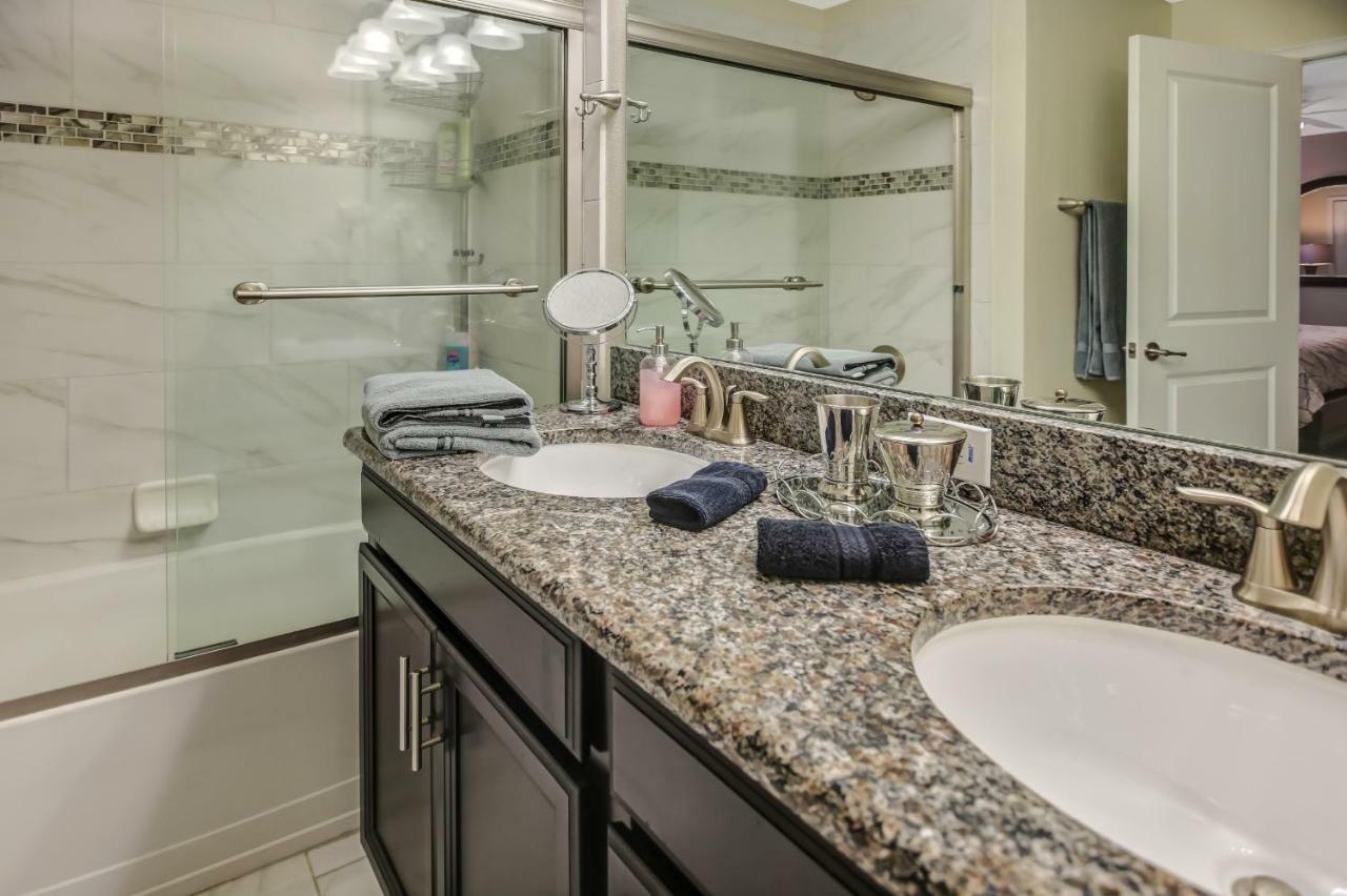 C - New 4 Bedroom Home - 5 Miles To Disney - Free Water Park - Private Pool Kissimmee Eksteriør billede