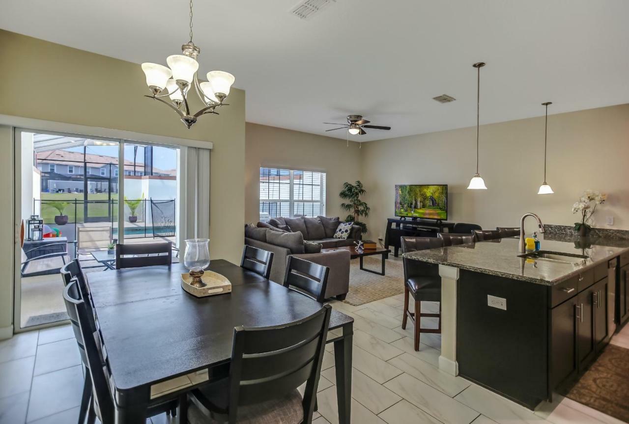 C - New 4 Bedroom Home - 5 Miles To Disney - Free Water Park - Private Pool Kissimmee Eksteriør billede