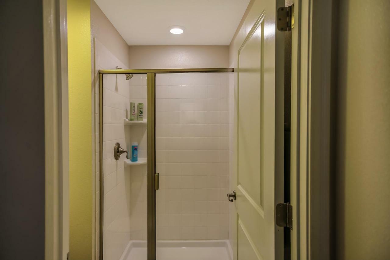 C - New 4 Bedroom Home - 5 Miles To Disney - Free Water Park - Private Pool Kissimmee Eksteriør billede